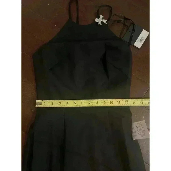 Mac Duggal Halter Criss Cross Column Gown 0 XS Rhinestone Bow Maxi Dress Formal - Picture 11 of 12